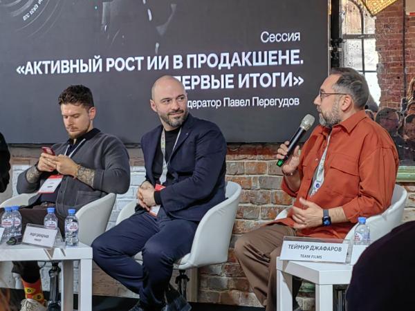 CSTB.PRO.MEDIA 2025. На фото (слева направо): продюсер по документальному контенту онлайн-кинотеатра Okko Владимир Тодоров, режиссер фильма "Он - дракон" Индар Джендубаев, генеральный продюсер кинокомпании Team Films Теймур Джафаров